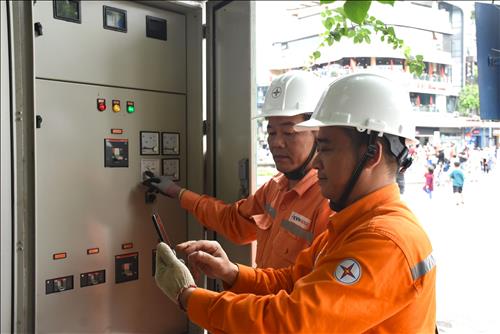Hà Nội yêu cầu đảm bảo cung ứng điện phục vụ phát triển kinh tế-xã hội