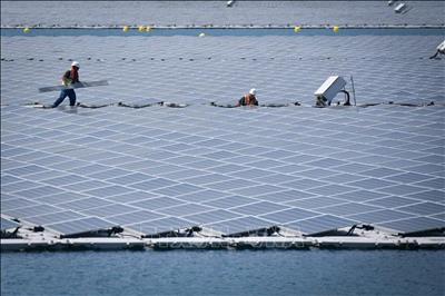 EU thông qua 'hiến chương điện mặt trời'